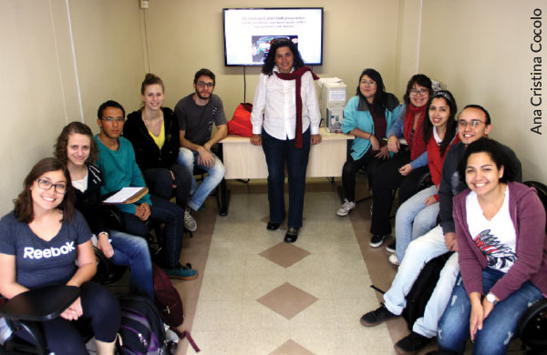 Sara Mota Bottino durante aula